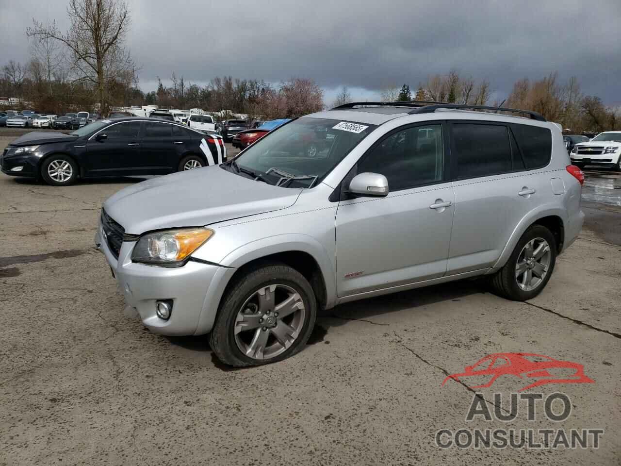 TOYOTA RAV4 2009 - JTMBK32VX95078492
