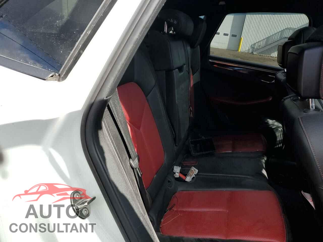 PORSCHE MACAN 2017 - WP1AA2A55HLB04743
