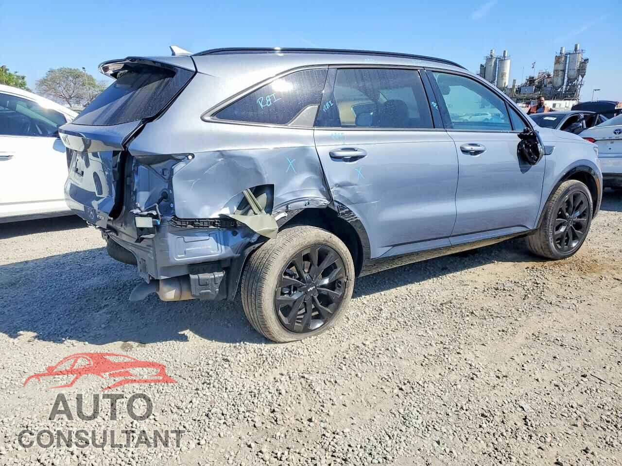 KIA SORENTO 2023 - 5XYRKDLF5PG200529