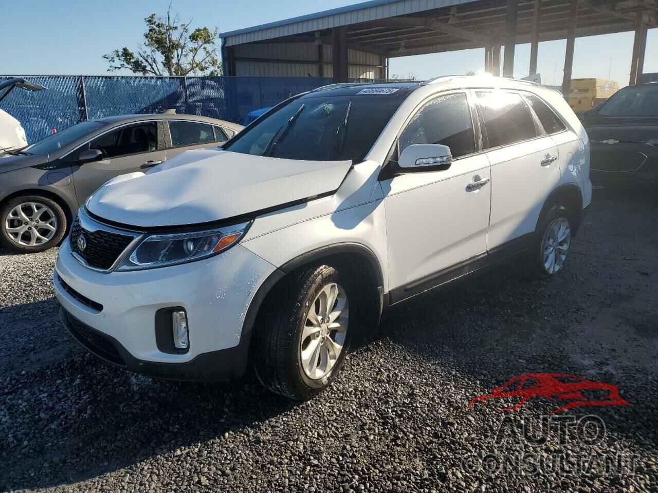 KIA SORENTO 2015 - 5XYKU4A74FG644121