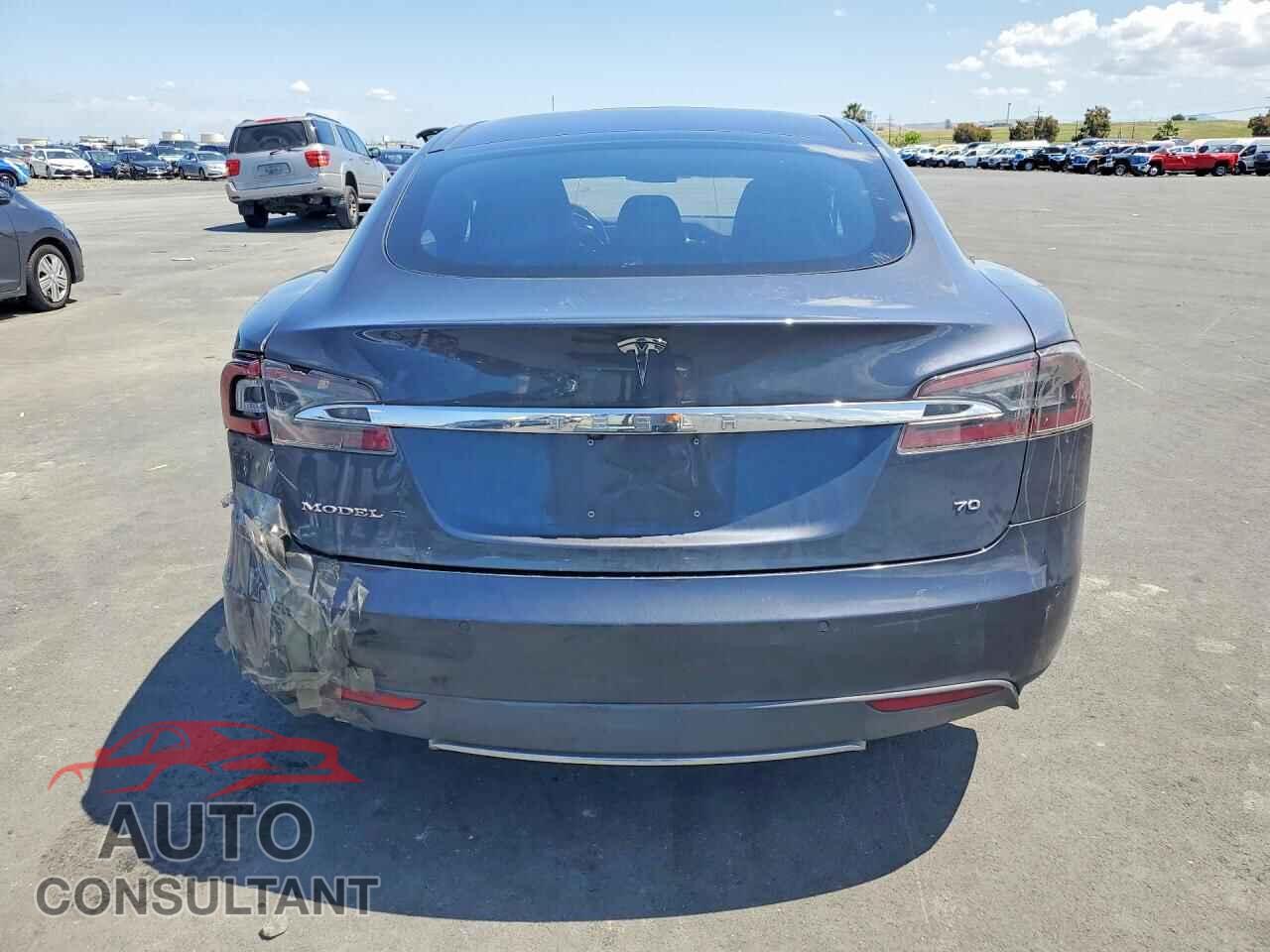 TESLA MODEL S 2015 - 5YJSA1E11FF118811
