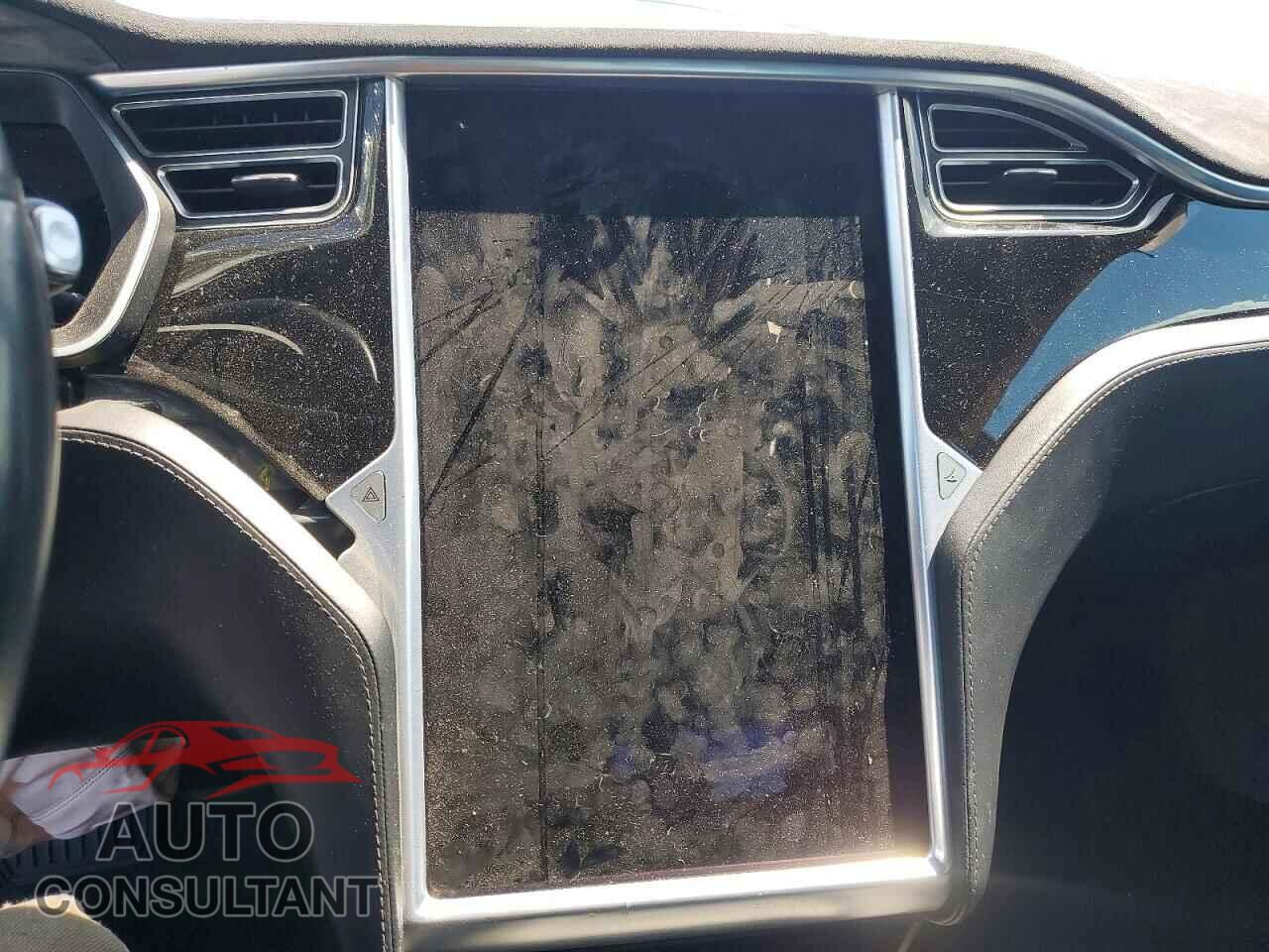 TESLA MODEL S 2015 - 5YJSA1E11FF118811
