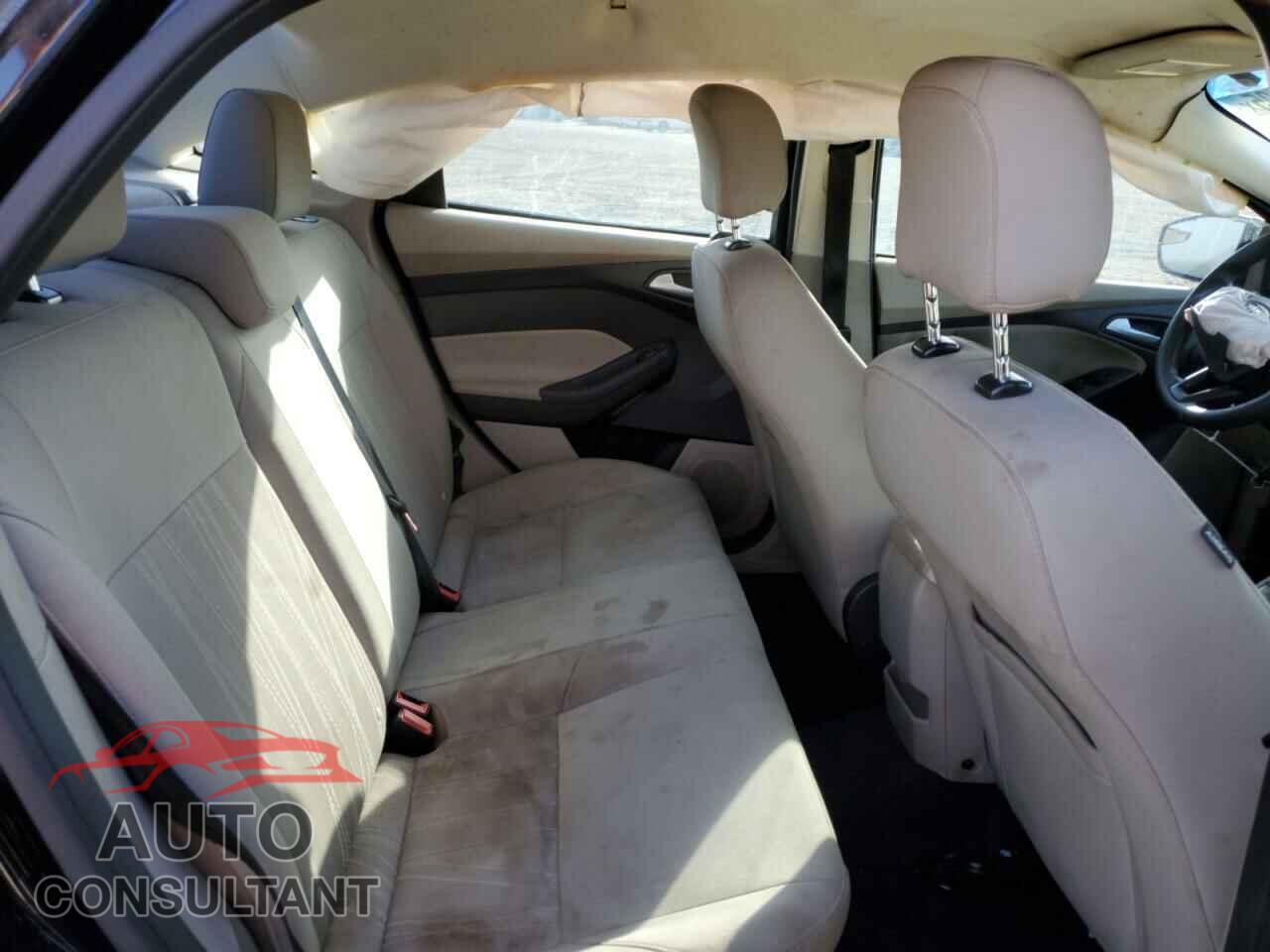 FORD FOCUS 2017 - 1FADP3F21HL234526