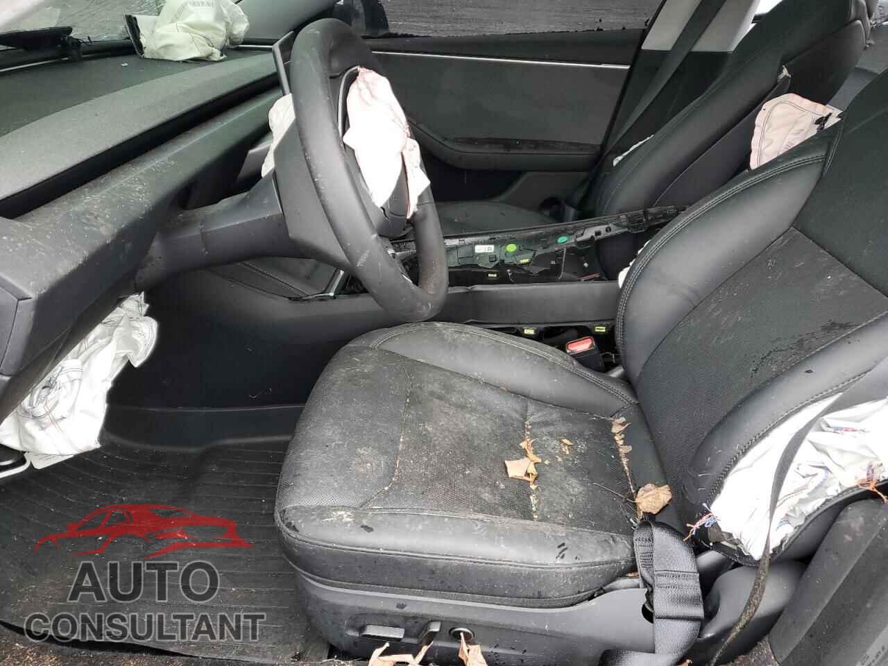 TESLA MODEL 3 2024 - 5YJ3E1EA9RF716917