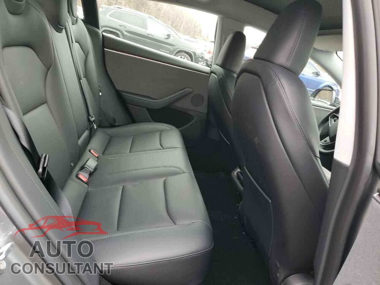 TESLA MODEL 3 2025 - 5YJ3E1EA1SF906894