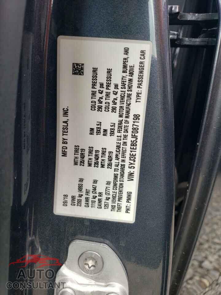TESLA MODEL 3 2018 - 5YJ3E1EB5JF087198