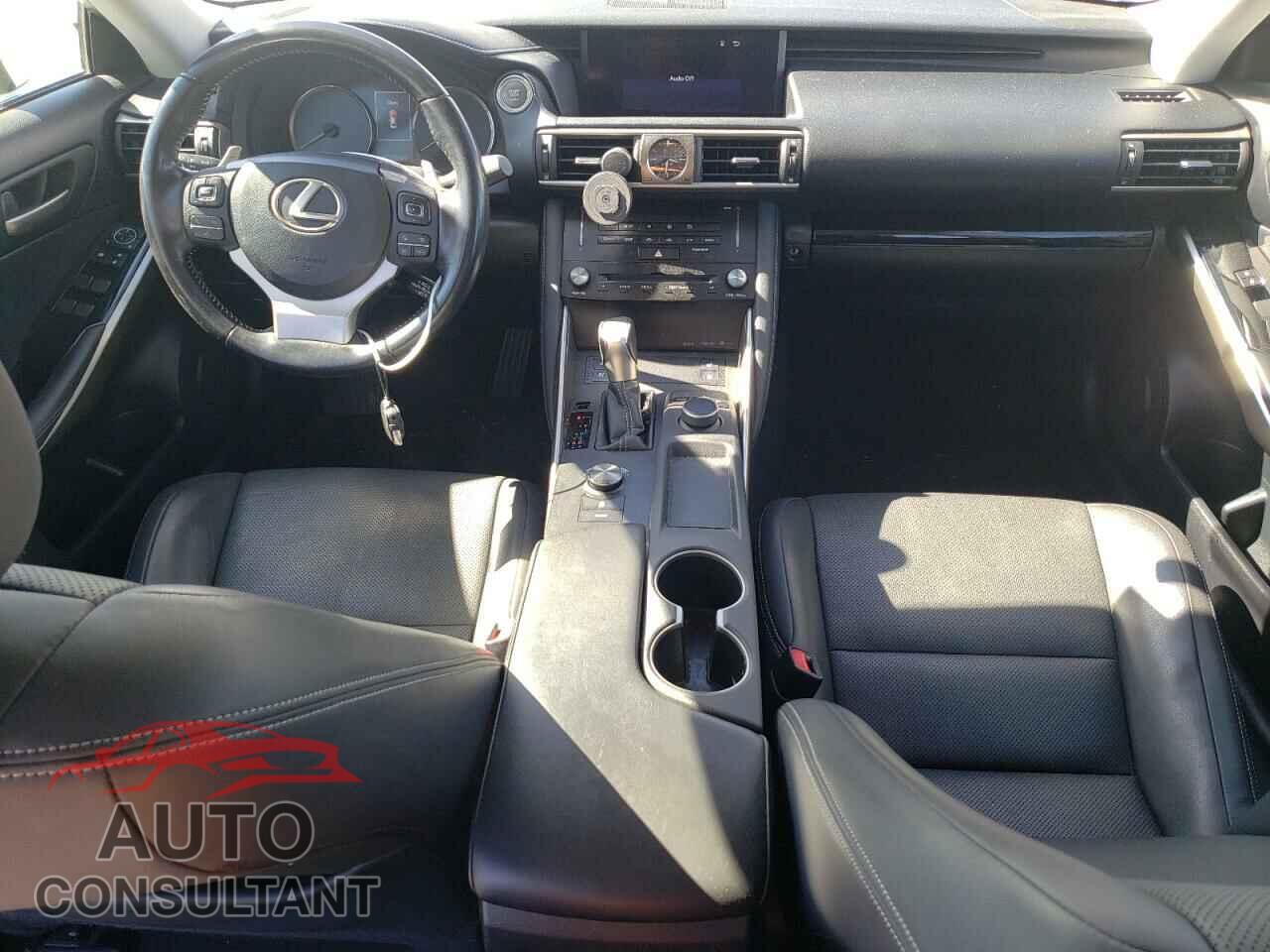LEXUS IS 2017 - JTHCM1D26H5025906