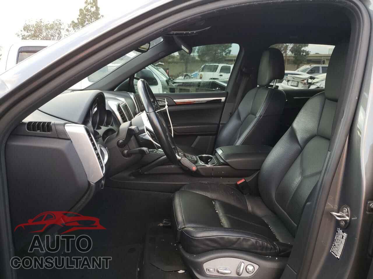 PORSCHE CAYENNE 2016 - WP1AA2A24GKA11349
