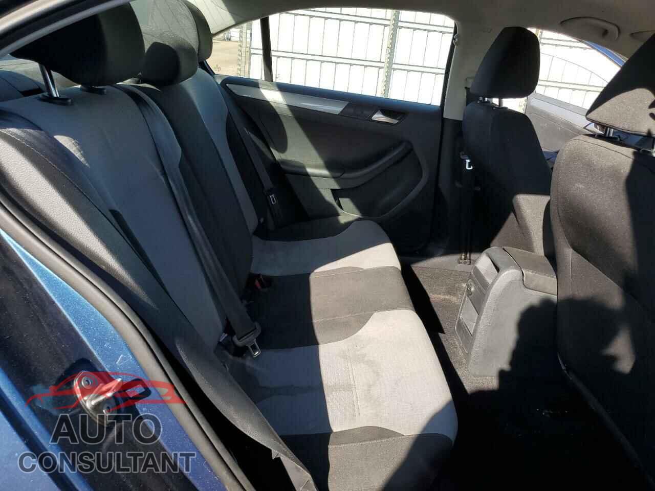 VOLKSWAGEN JETTA 2017 - 3VW2B7AJ3HM395154