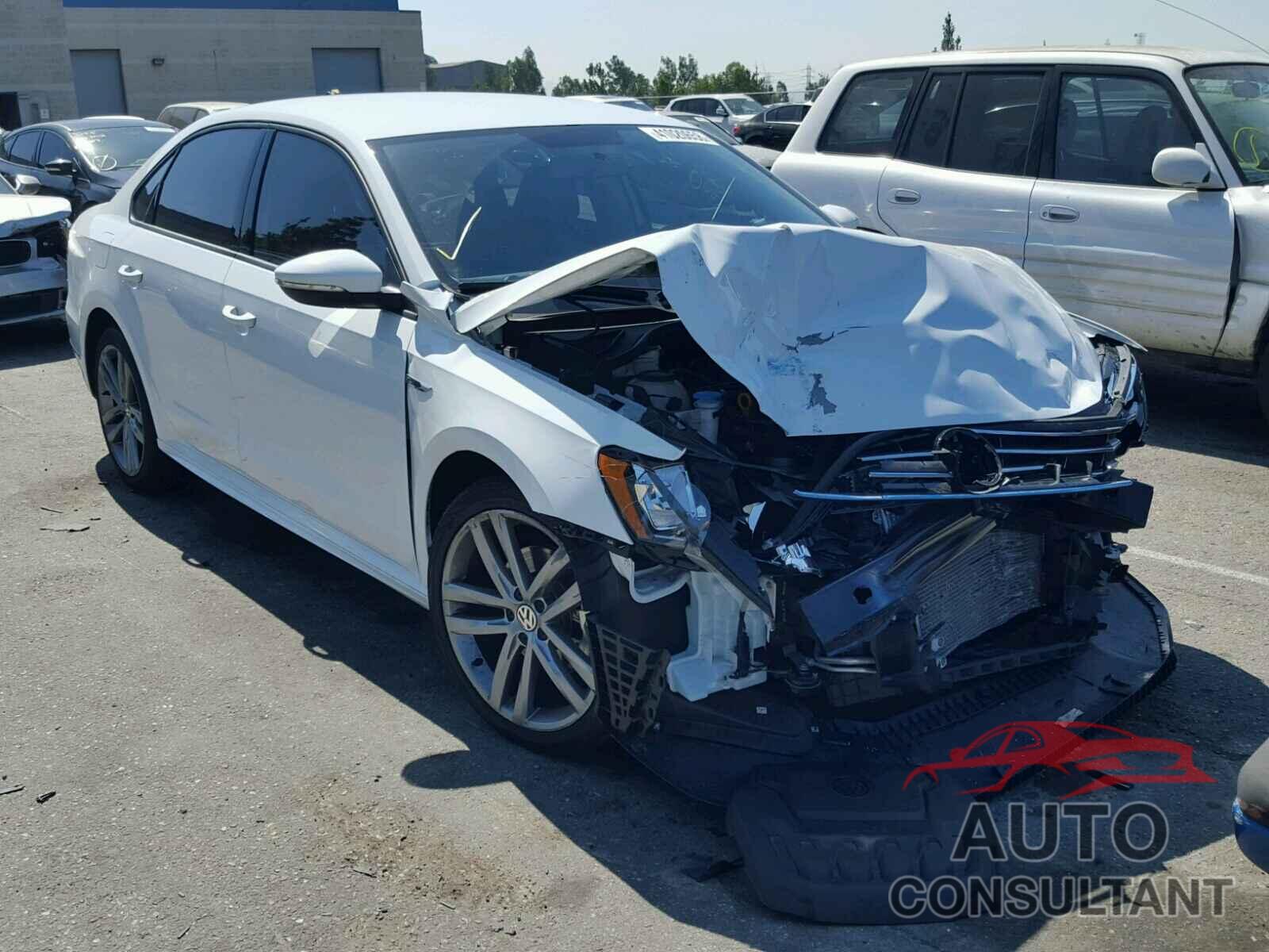 VOLKSWAGEN PASSAT 2018 - 1VWAA7A3XJC018277