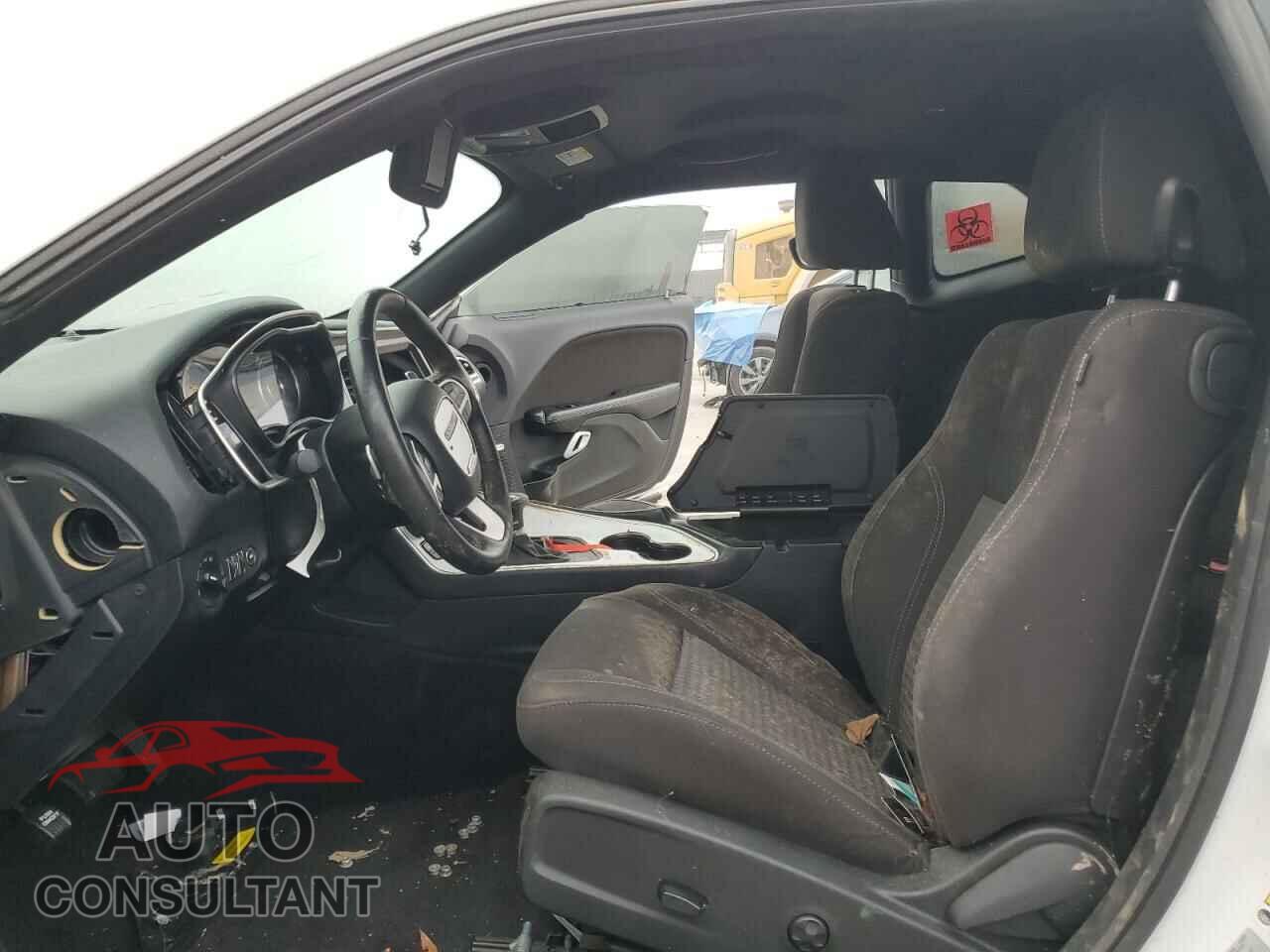 DODGE CHALLENGER 2015 - 2C3CDZAT2FH767761