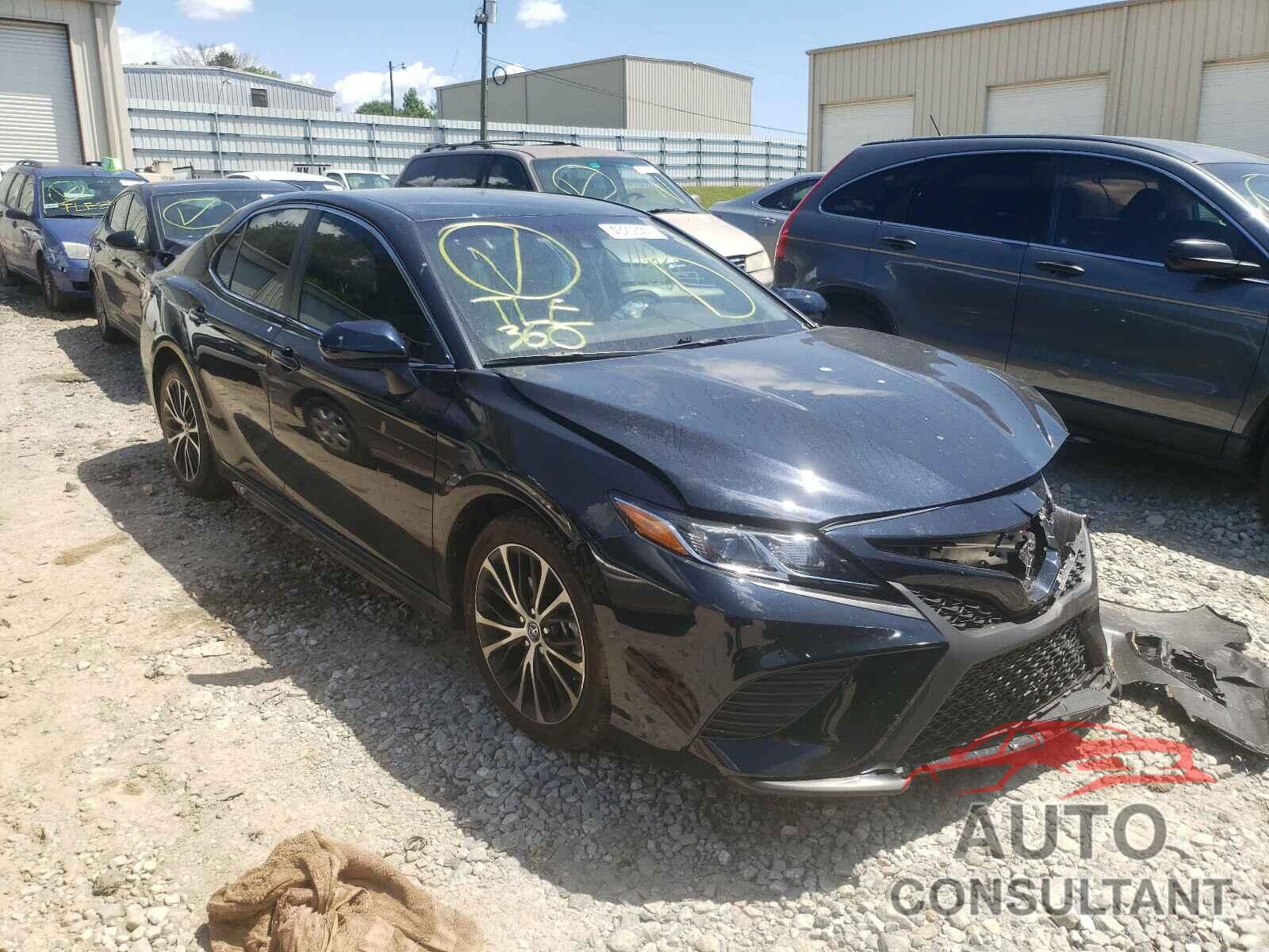 TOYOTA CAMRY 2018 - 4T1B11HK1JU667604