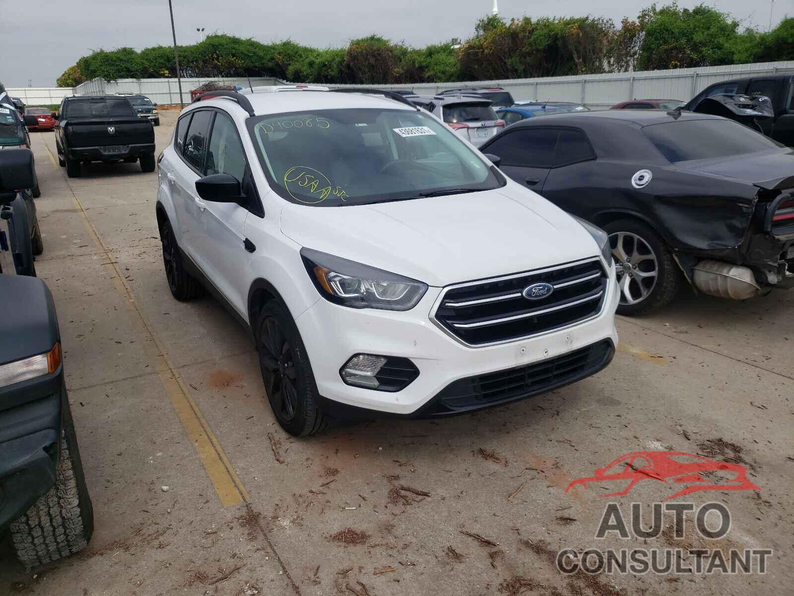 FORD ESCAPE 2017 - 1FMCU0GD8HUD40085