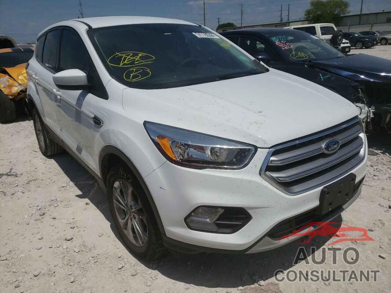 FORD ESCAPE 2017 - 1FMCU0GD4HUD67686