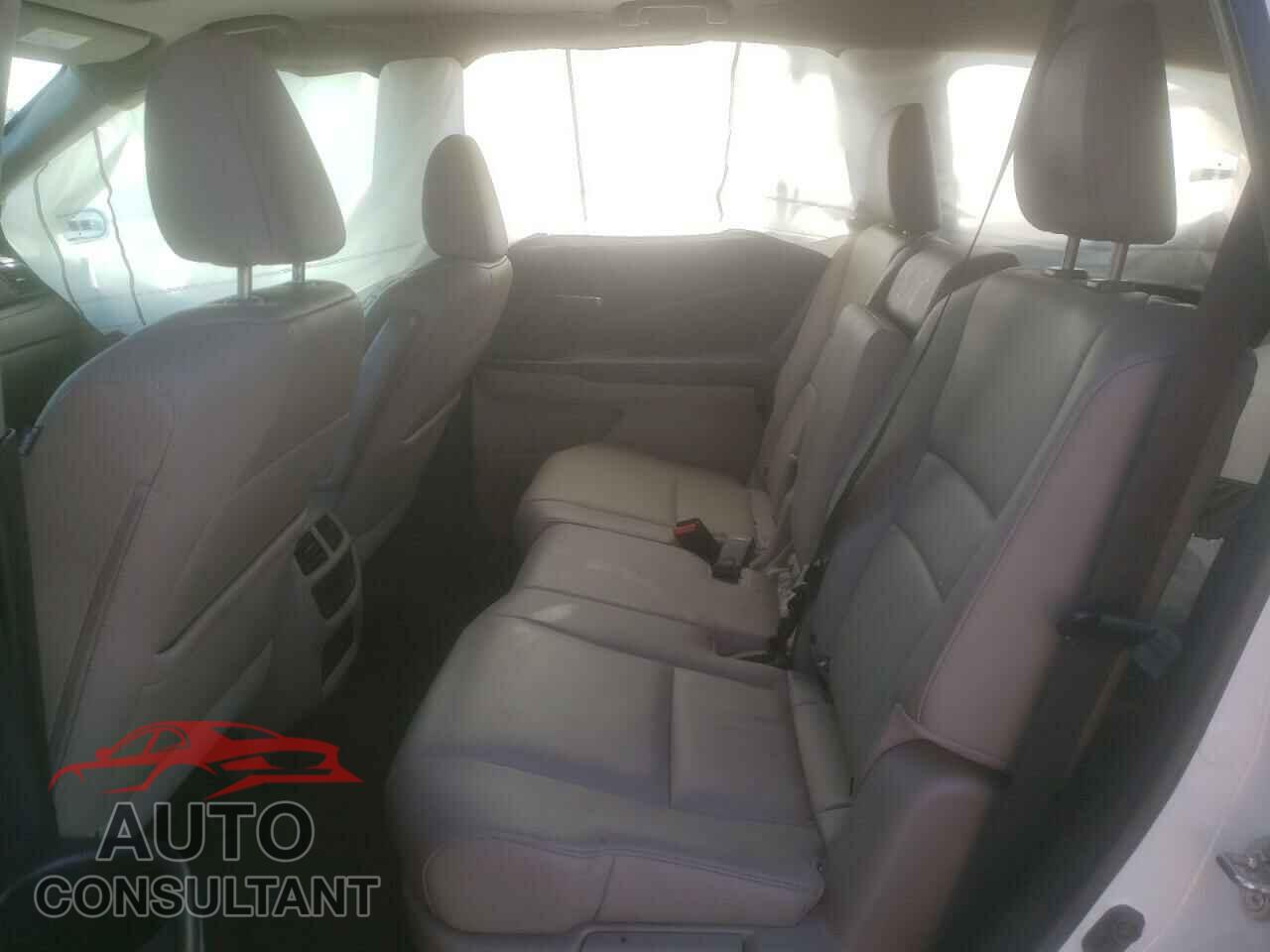 HONDA PILOT 2016 - 5FNYF5H50GB020596