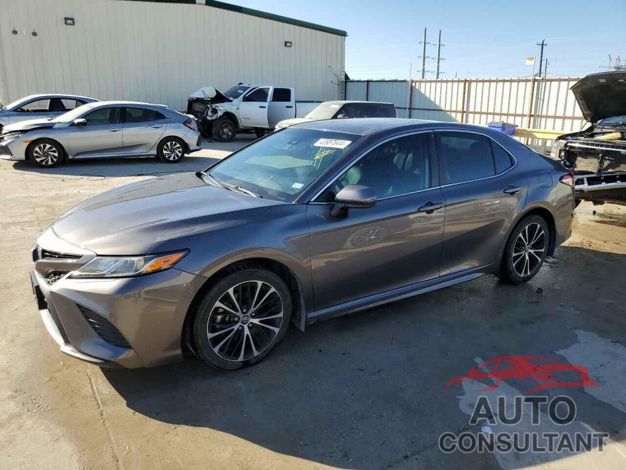 TOYOTA CAMRY 2018 - 4T1B11HKXJU028198