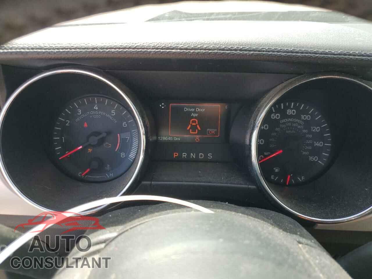 FORD MUSTANG 2015 - 1FATP8UH3F5383716