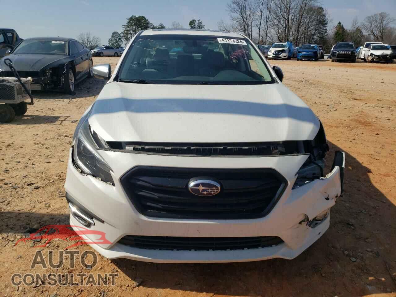 SUBARU LEGACY 2018 - 4S3BNAS68J3029490