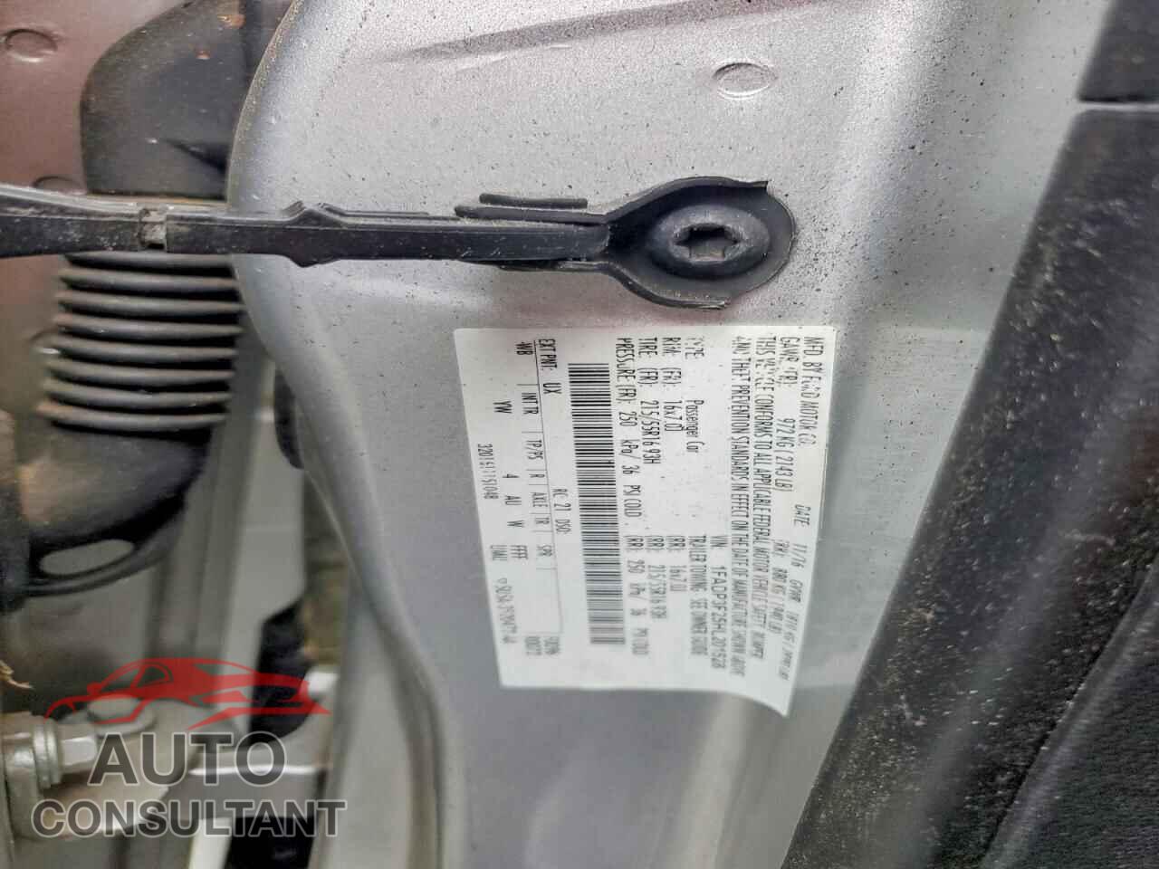 FORD FOCUS 2017 - 1FADP3F25HL201528