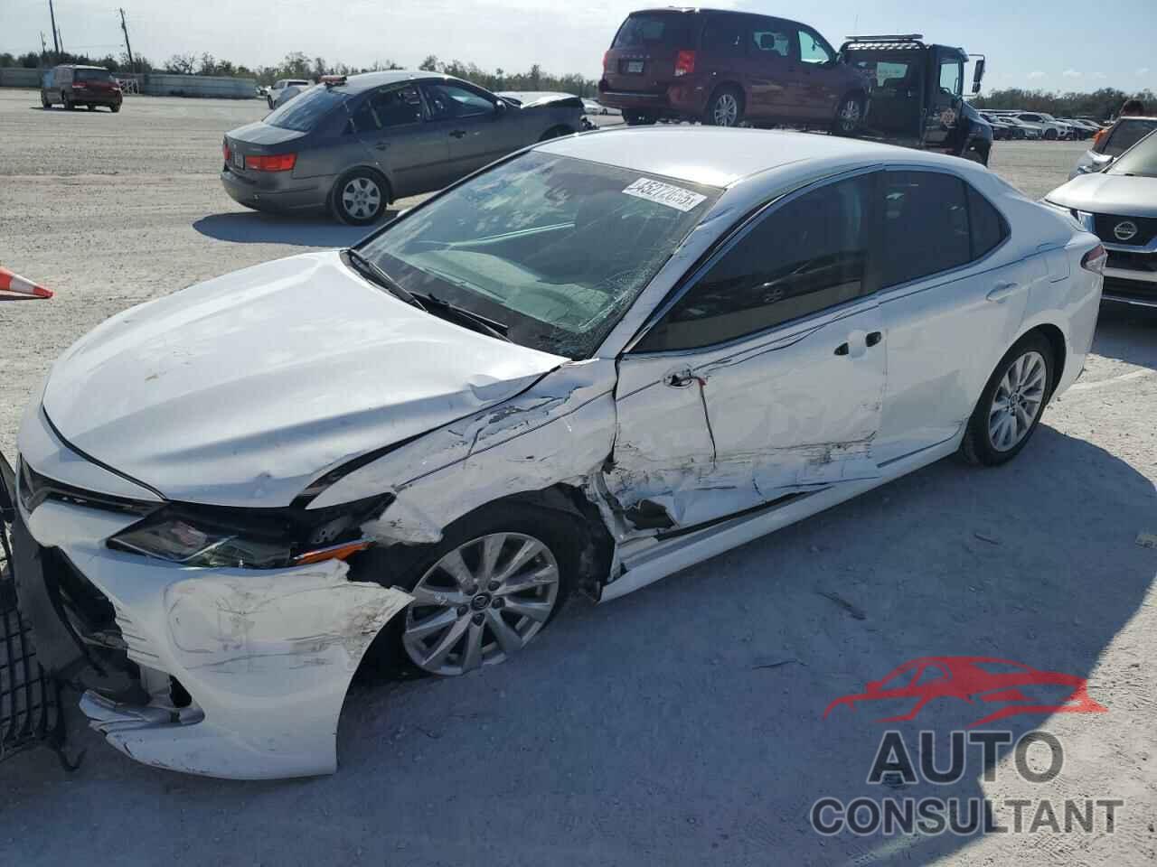 TOYOTA CAMRY 2018 - 4T1B11HK5JU142206