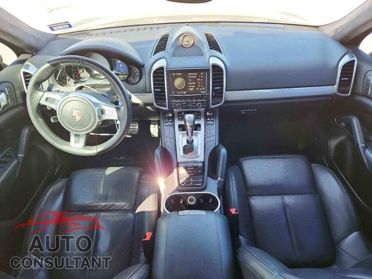 PORSCHE CAYENNE 2013 - WP1AD2A25DLA76868