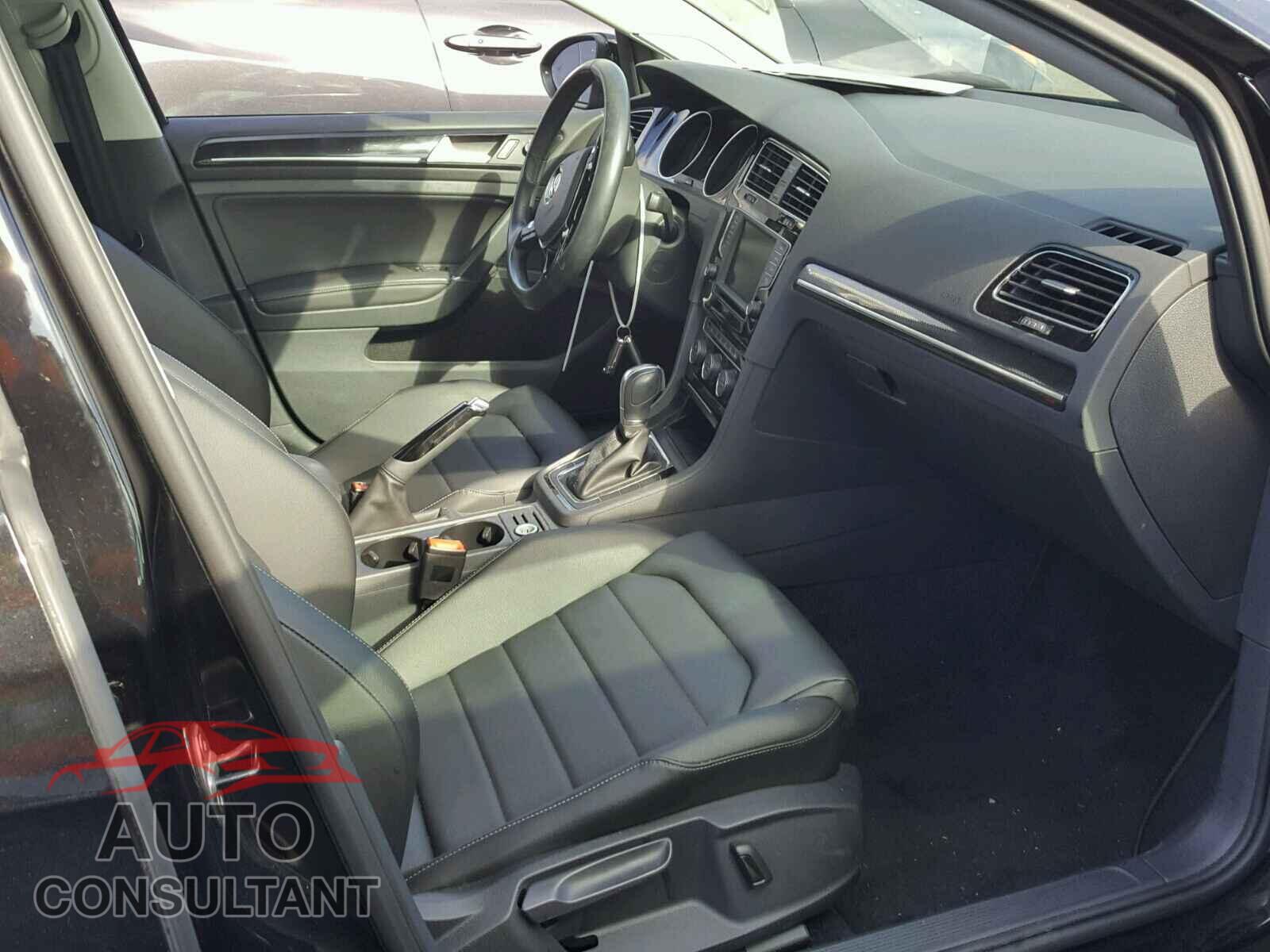 VOLKSWAGEN GOLF 2017 - 3VWC17AU1HM504826