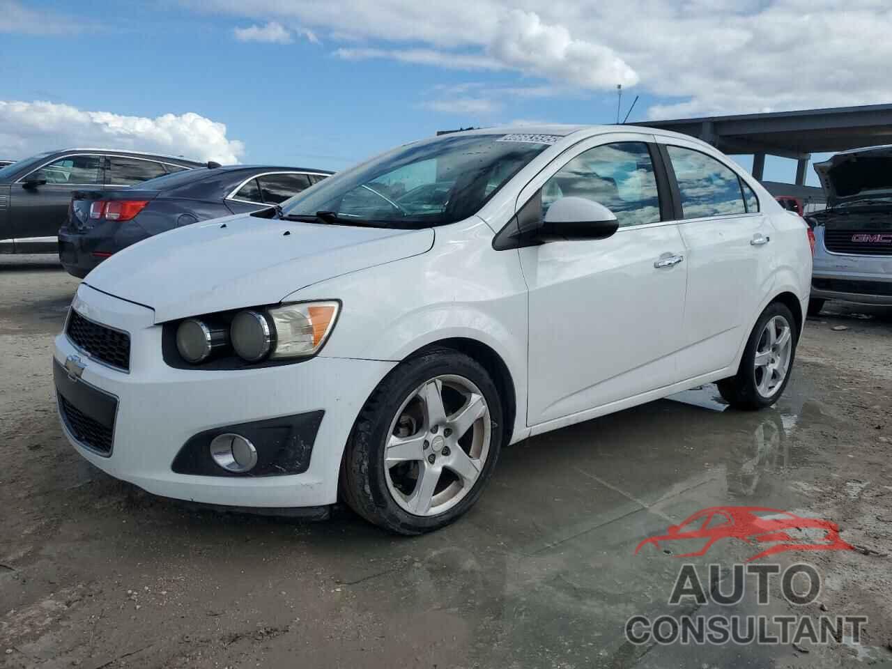 CHEVROLET SONIC 2016 - 1G1JE5SB8G4154405