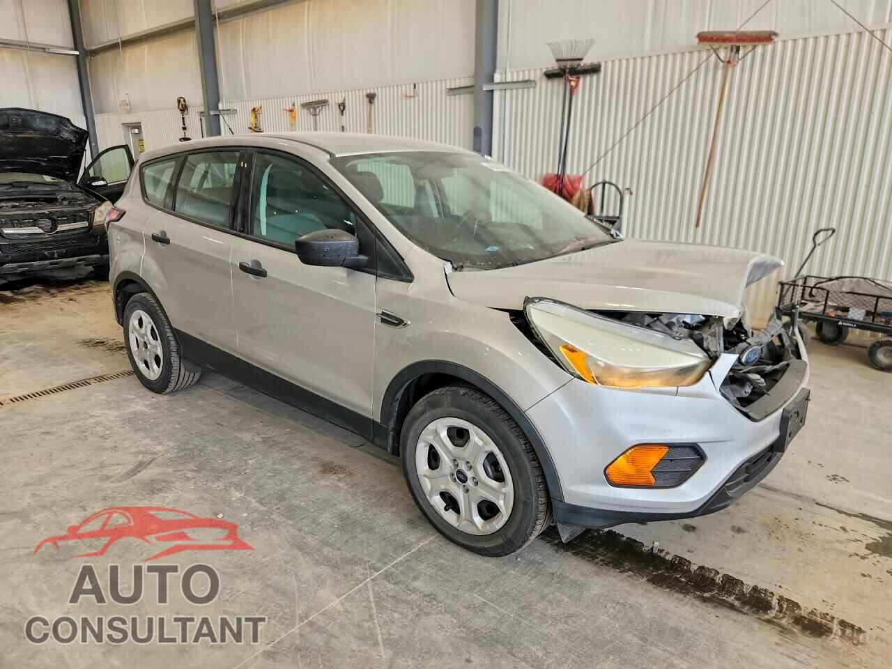 FORD ESCAPE 2017 - 1FMCU0F7XHUC11339