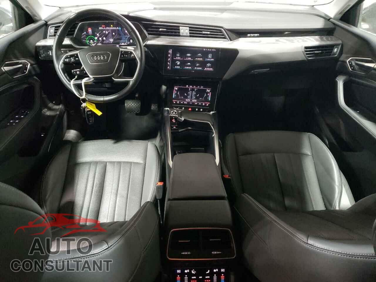 AUDI E-TRON 2021 - WA1LAAGE3MB027148