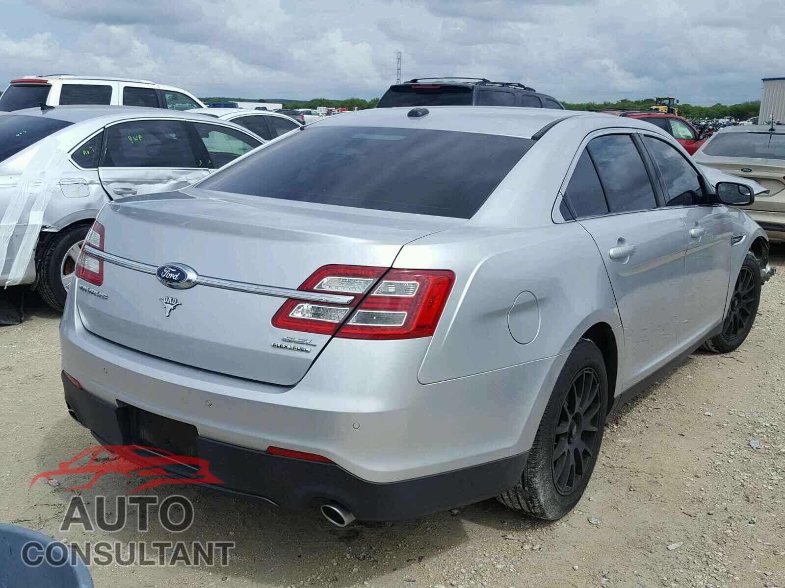 FORD TAURUS 2015 - 1FAHP2E82FG209089