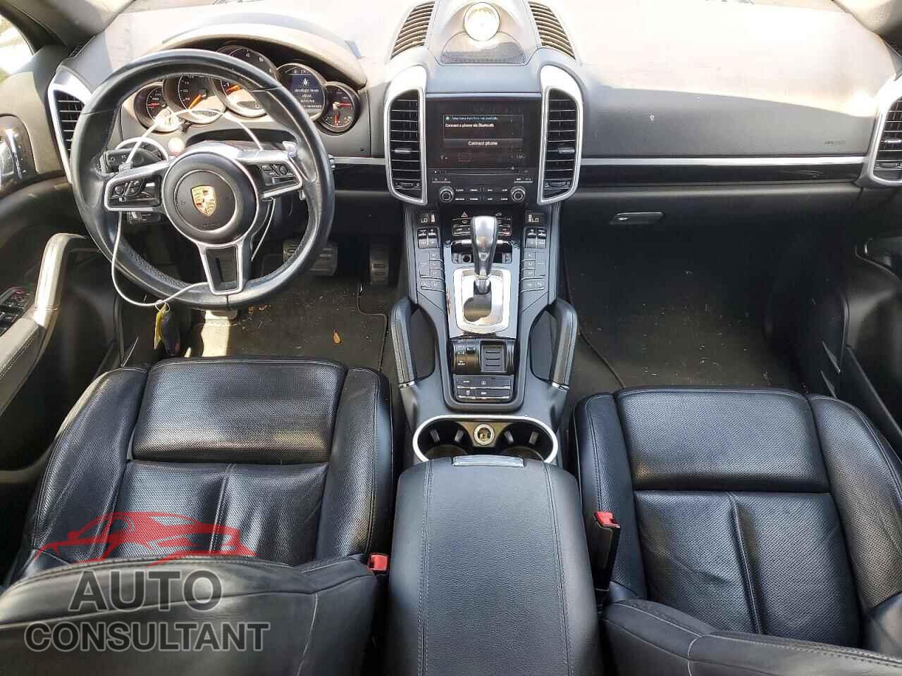 PORSCHE CAYENNE 2017 - WP1AA2A29HKA83875