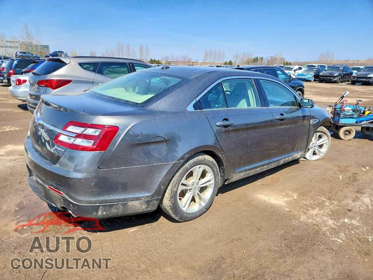 FORD TAURUS 2018 - 1FAHP2D89JG136121