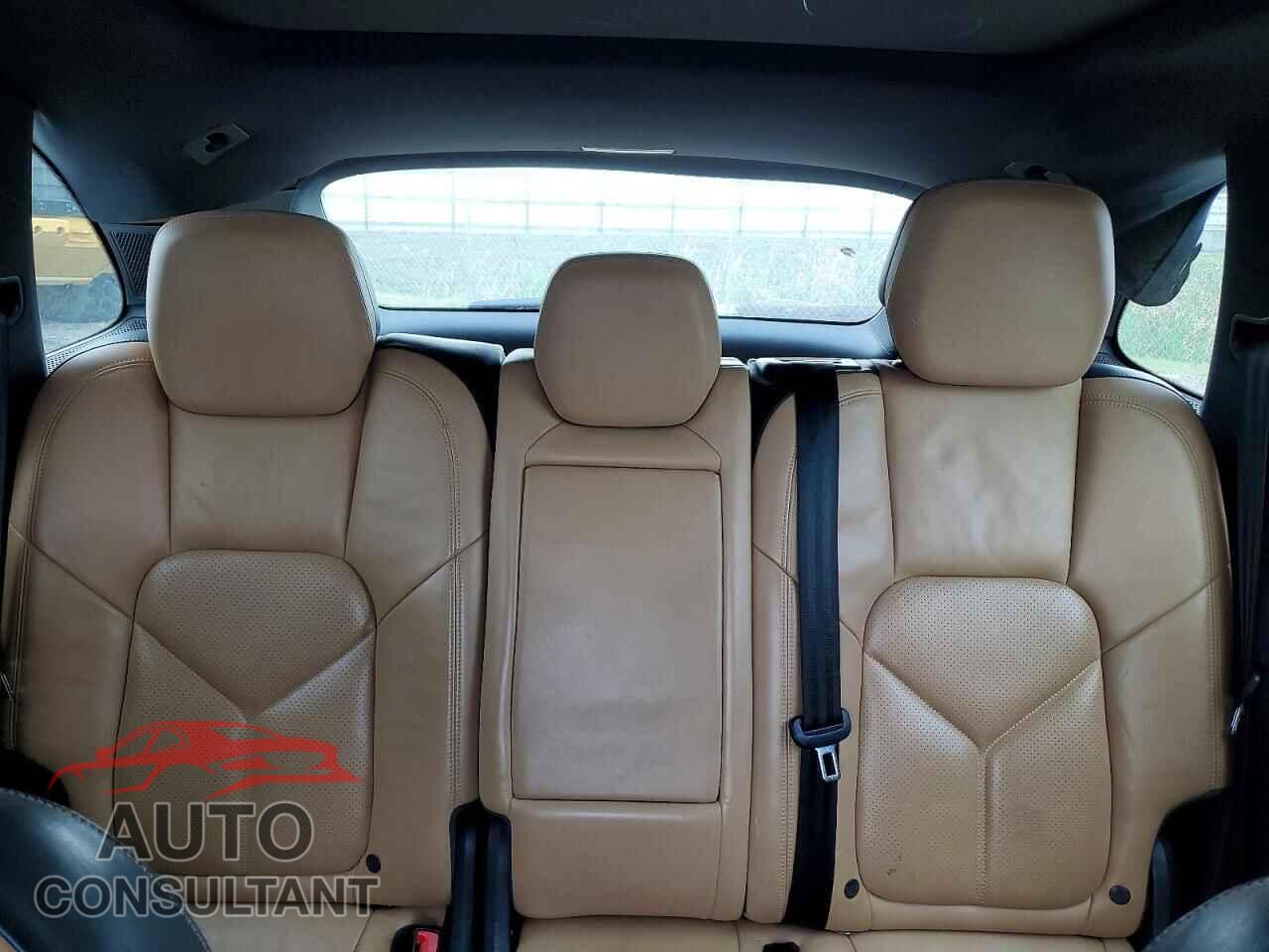 PORSCHE CAYENNE 2016 - WP1AA2A25GLA00788