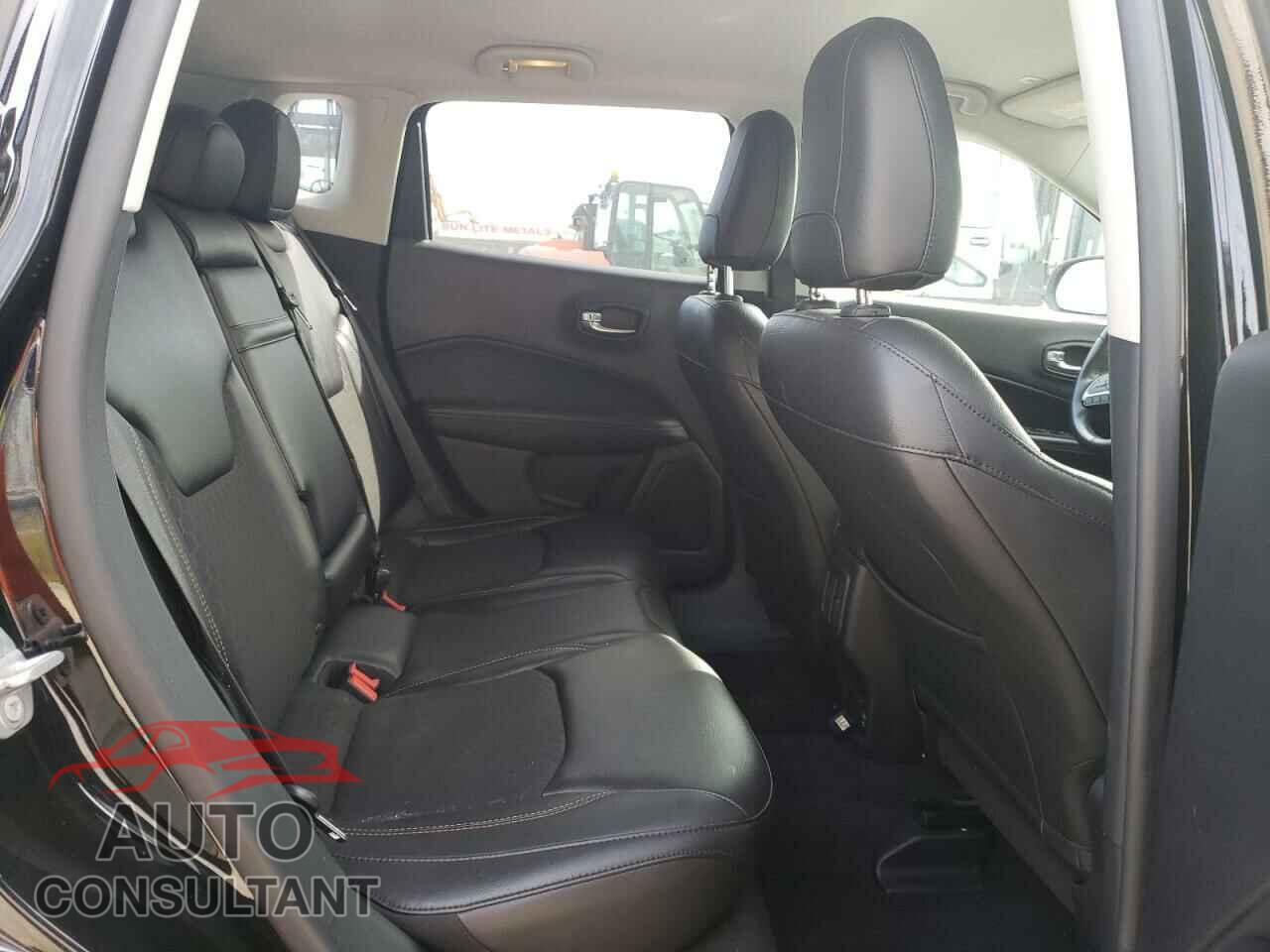 JEEP COMPASS 2018 - 3C4NJCBB3JT300087