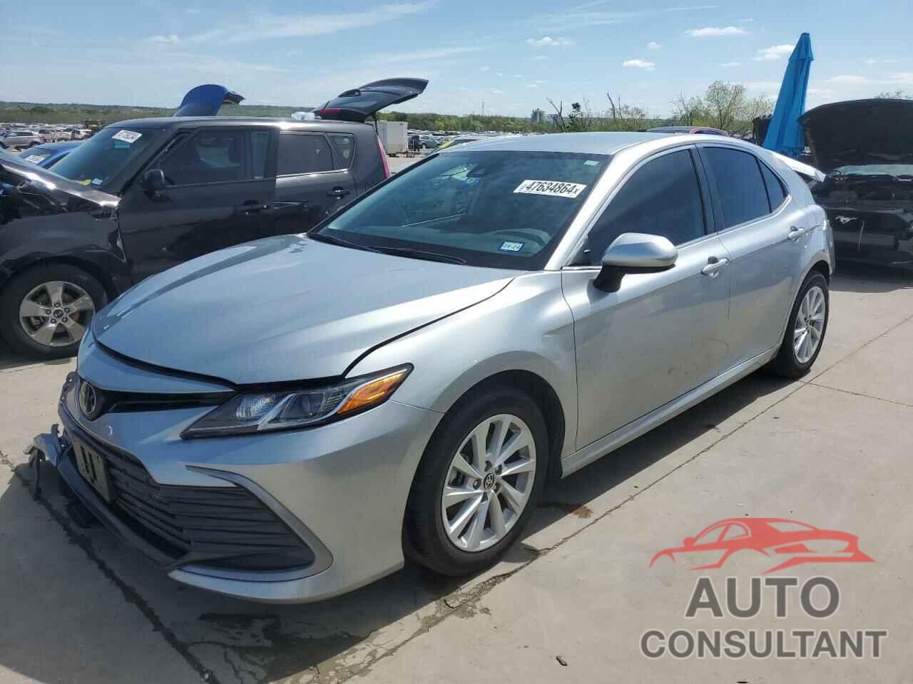 TOYOTA CAMRY 2022 - 4T1C11AK8NU689684