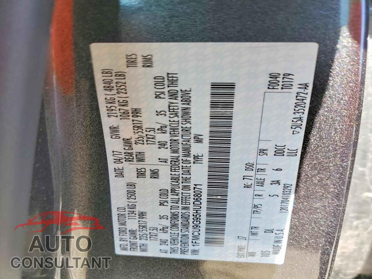 FORD ESCAPE 2017 - 1FMCU9G95HUD68071