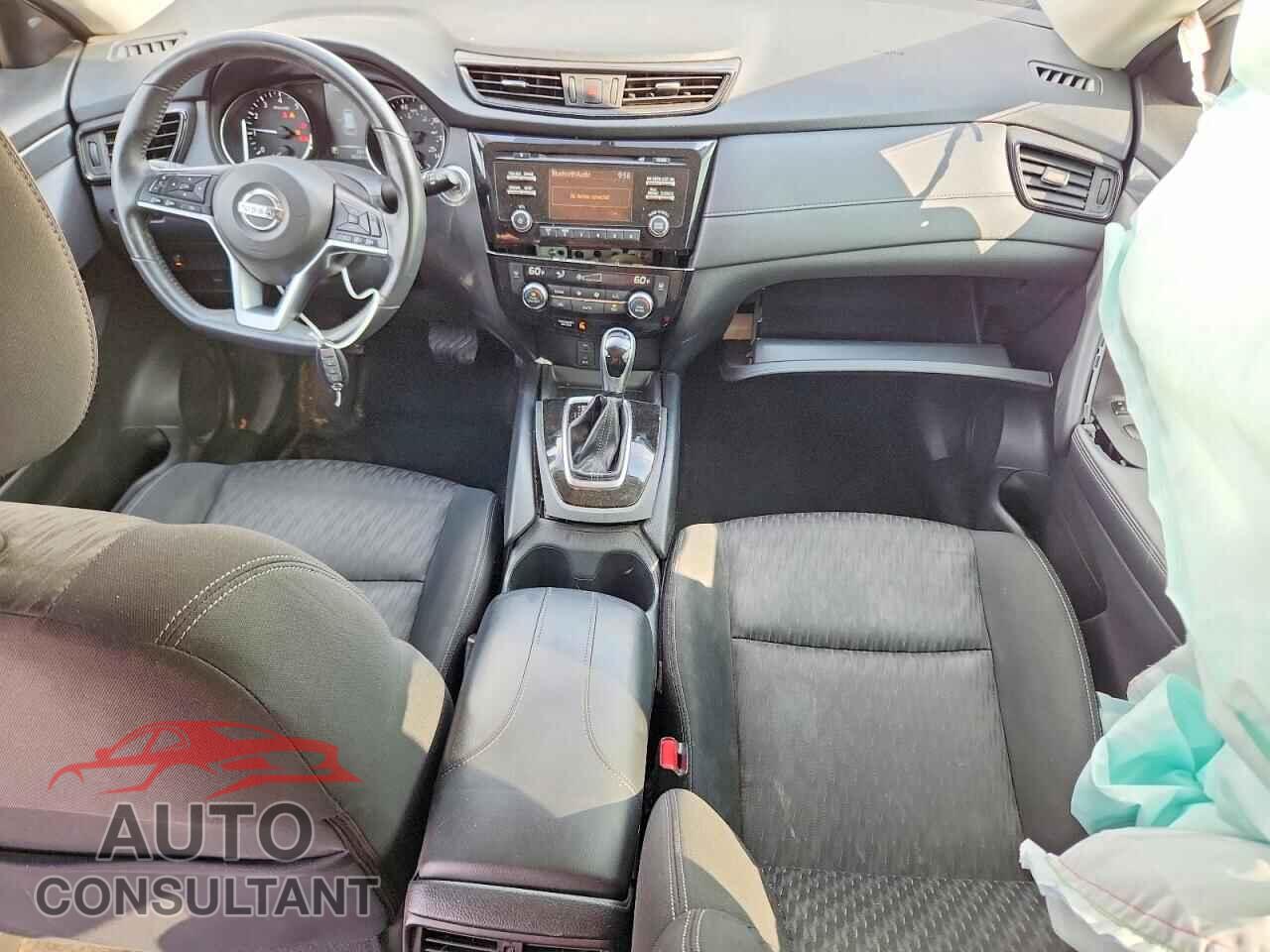 NISSAN ROGUE 2017 - KNMAT2MT4HP543818