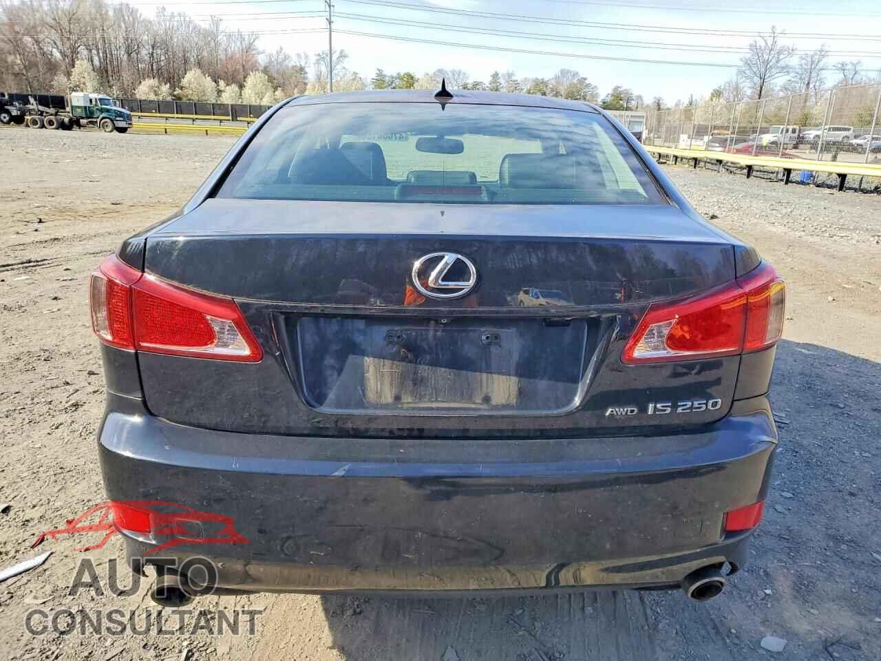 LEXUS IS 2011 - JTHCF5C25B5050418