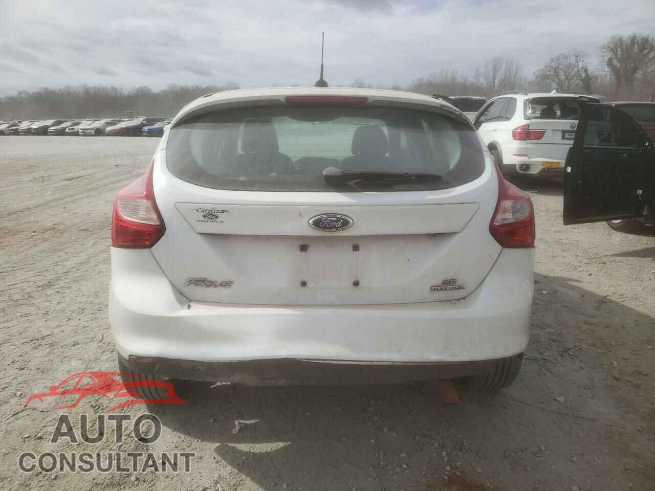 FORD FOCUS 2014 - 1FADP3K2XEL213076