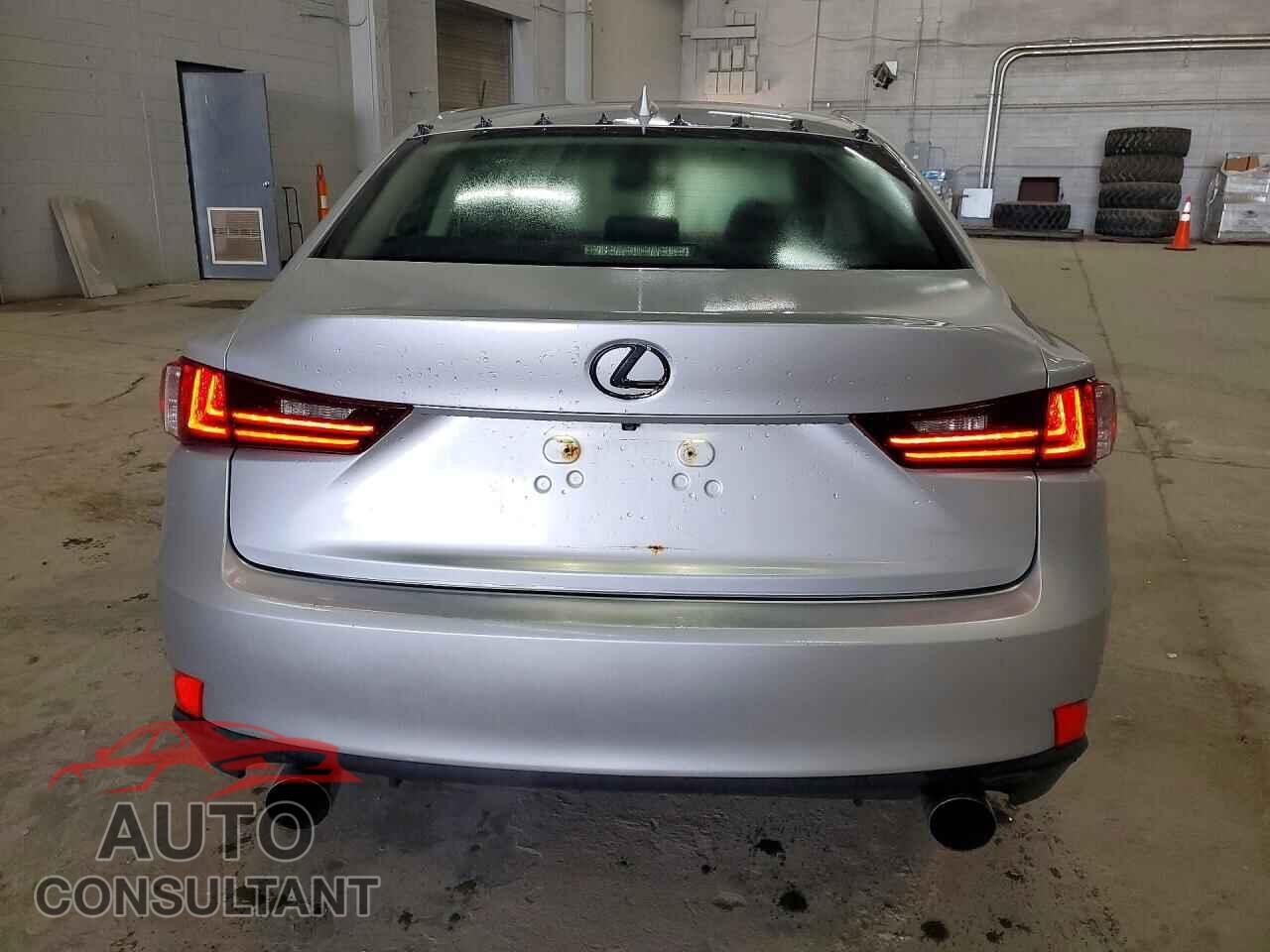 LEXUS IS 2014 - JTHCF1D20E5010422