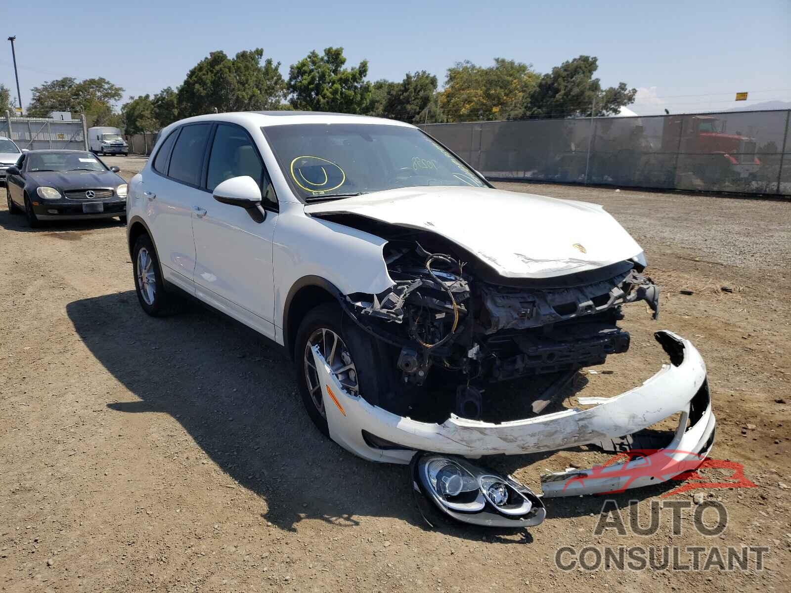 PORSCHE CAYENNE 2016 - WP1AA2A29GKA09208