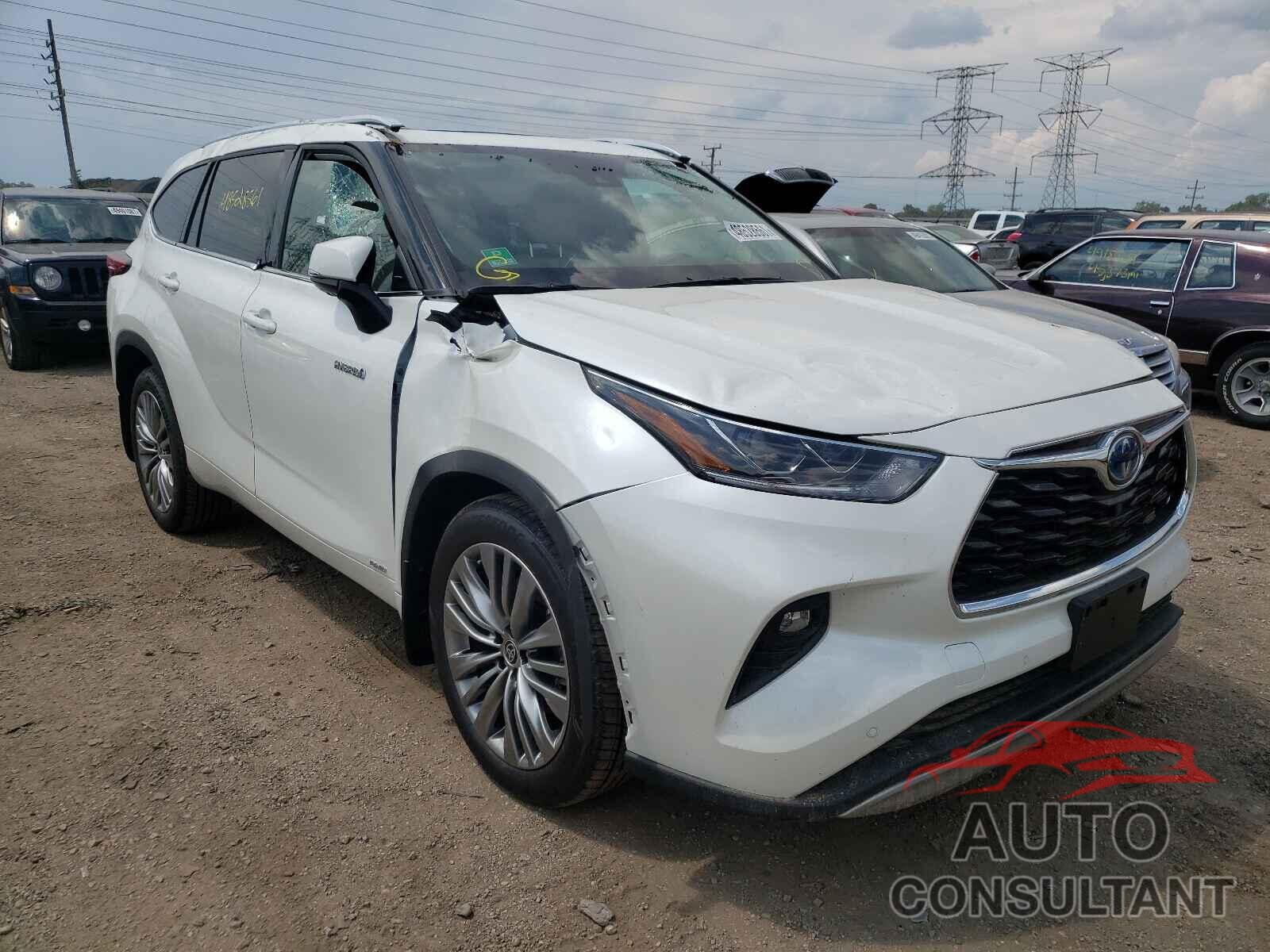 TOYOTA HIGHLANDER 2021 - 5TDEBRCHXMS023293
