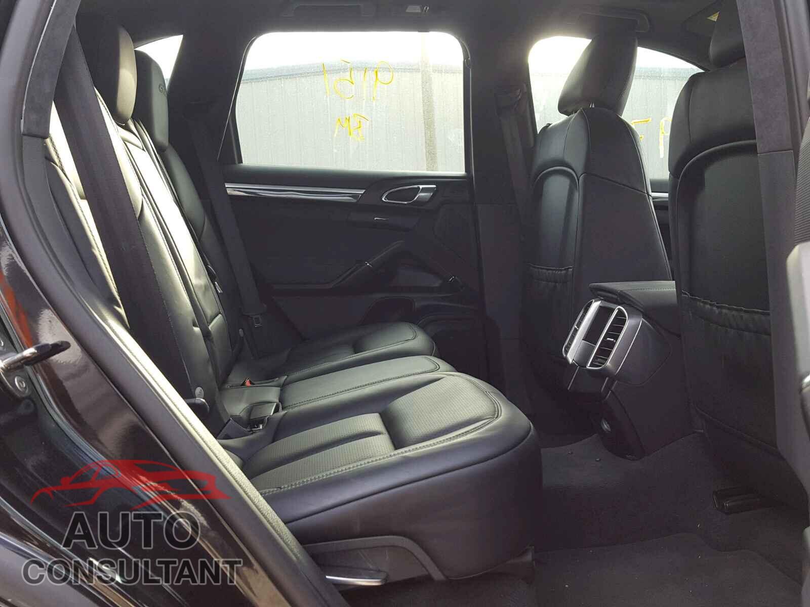 PORSCHE CAYENNE GTS 2016 - WP1AD2A26GLA79136