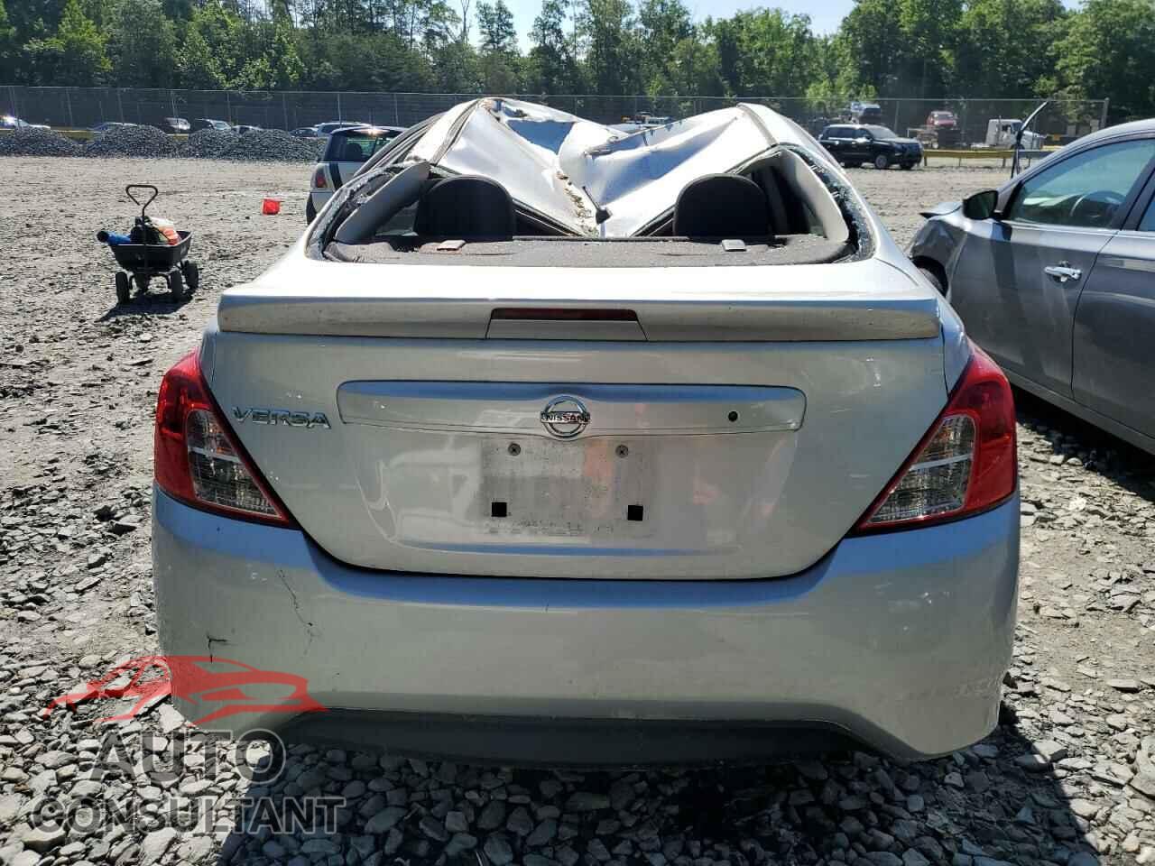 NISSAN VERSA 2017 - 3N1CN7AP0HL908131
