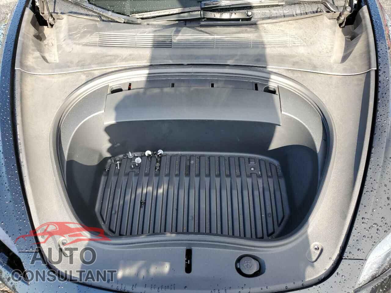 TESLA MODEL 3 2024 - 5YJ3E1EA5RF738574