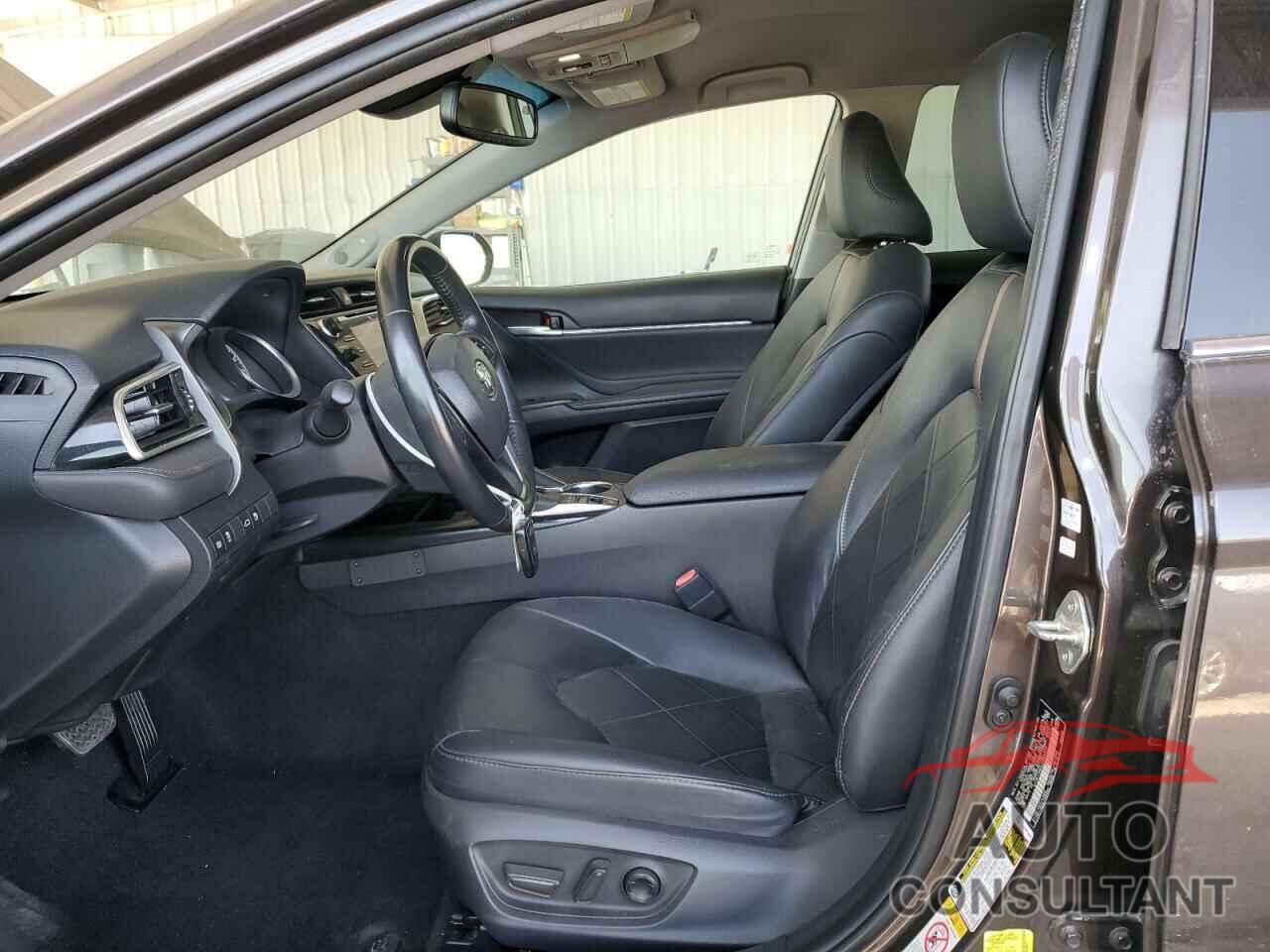 TOYOTA CAMRY 2018 - 4T1B11HK4JU065537
