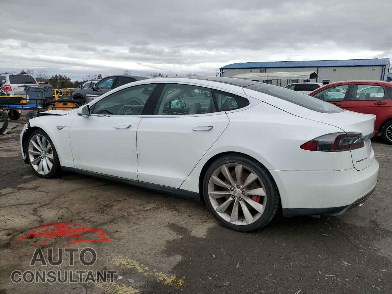 TESLA MODEL S 2014 - 5YJSA1H17EFP29470