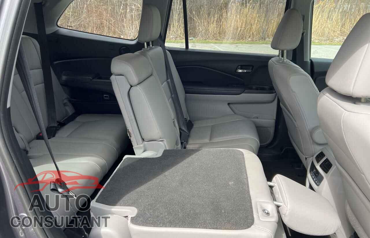 HONDA PILOT 2016 - 5FNYF6H64GB032247
