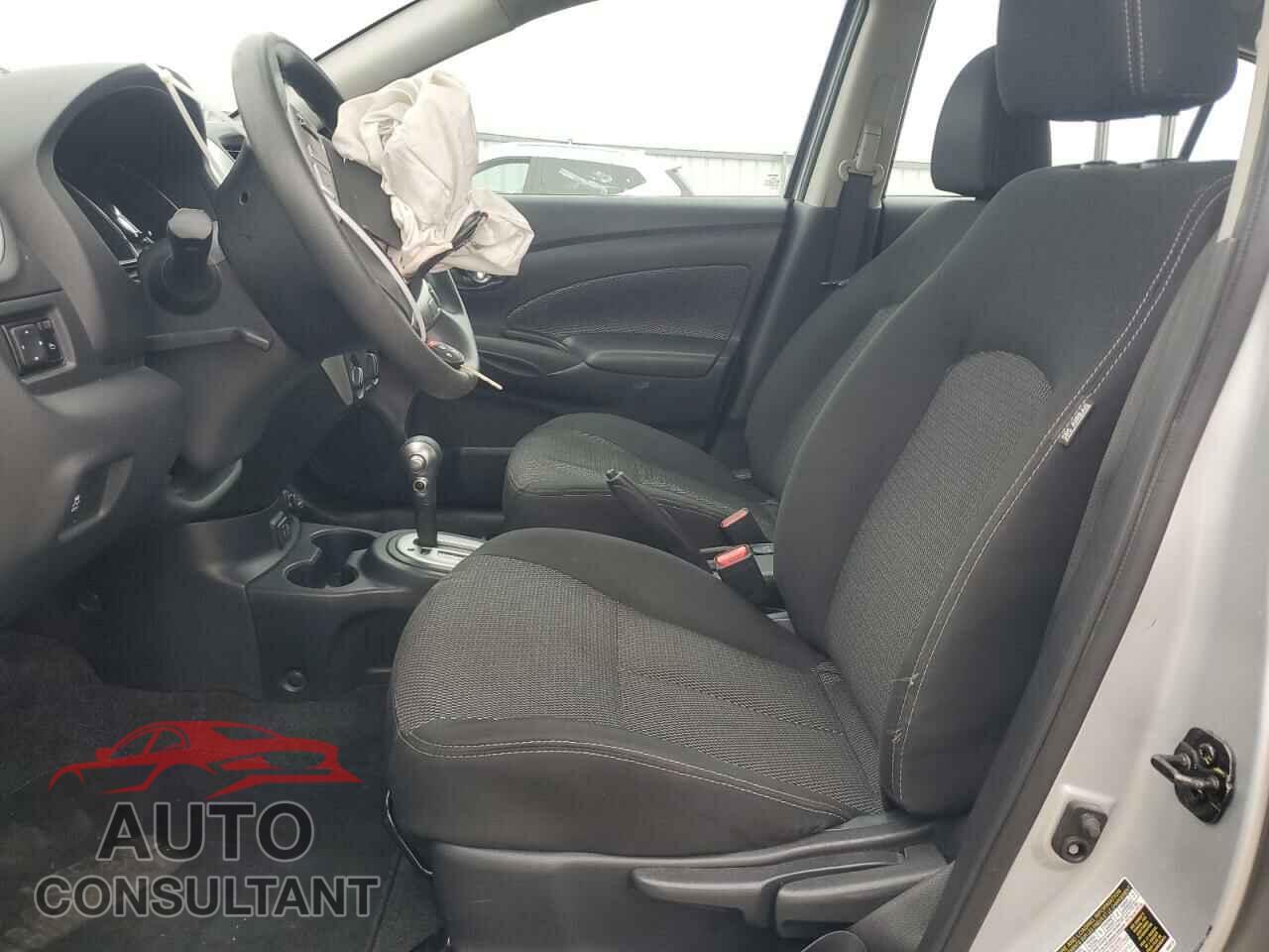 NISSAN VERSA 2019 - 3N1CN7AP6KL856494