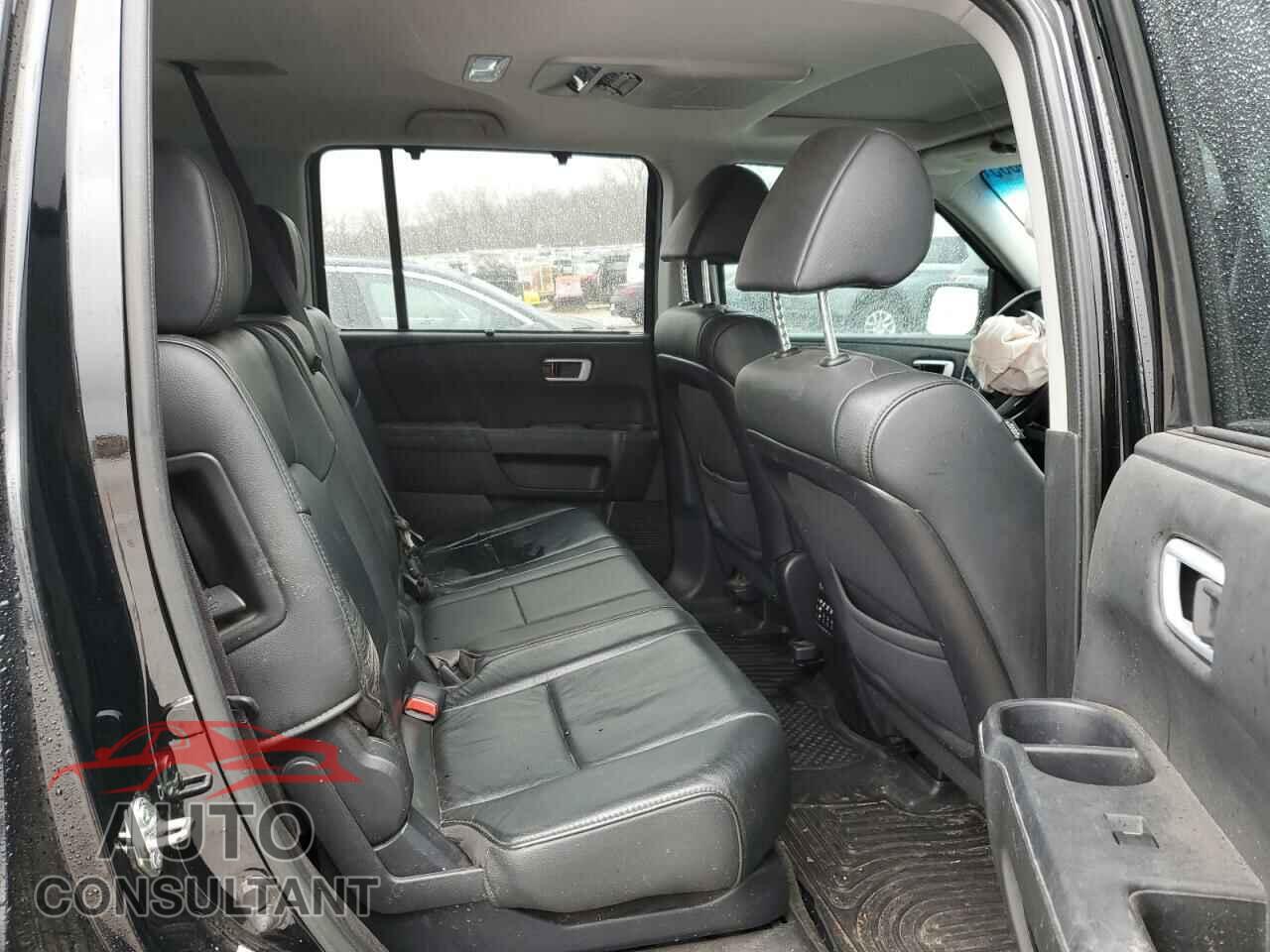 HONDA PILOT 2015 - 5FNYF4H91FB011773